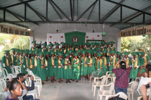 Reach Out Honduras Spring 2019 Graduates from the Adult Education Program